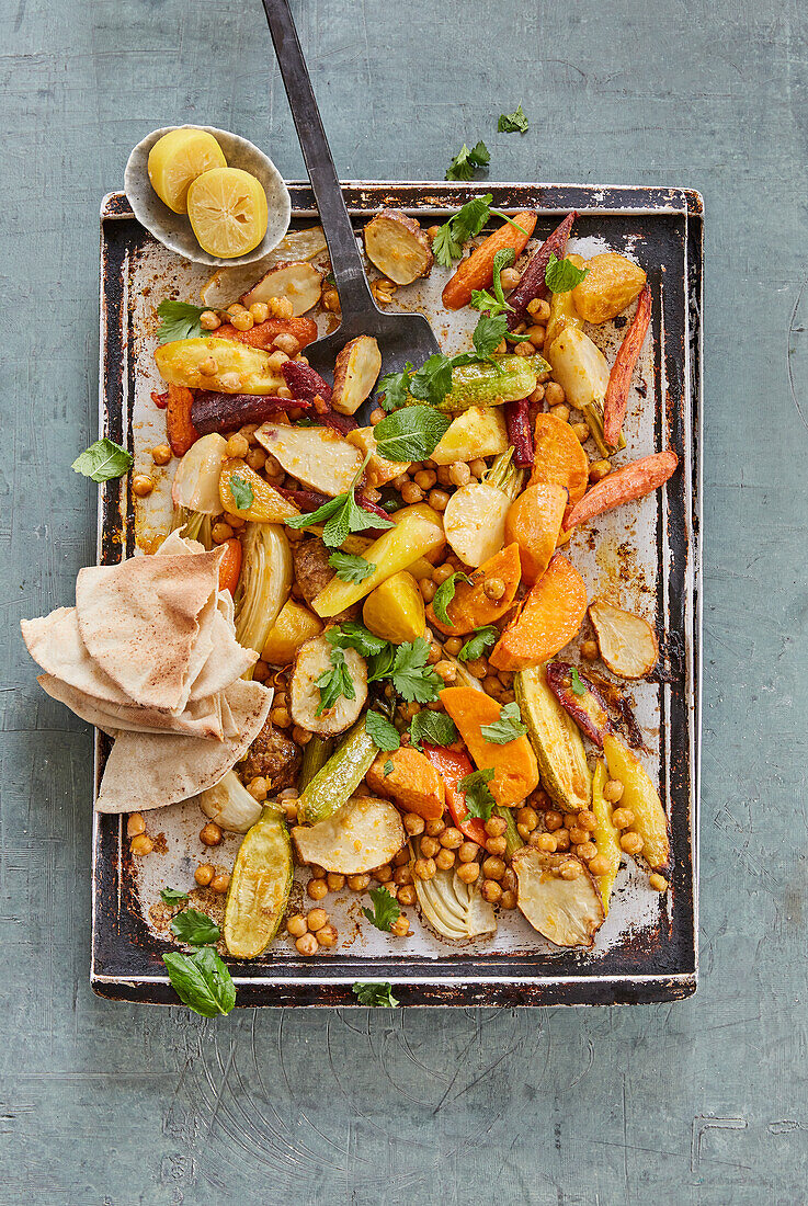 Marokkanisches Ofengemüse mit Harissa und Salzzitrone