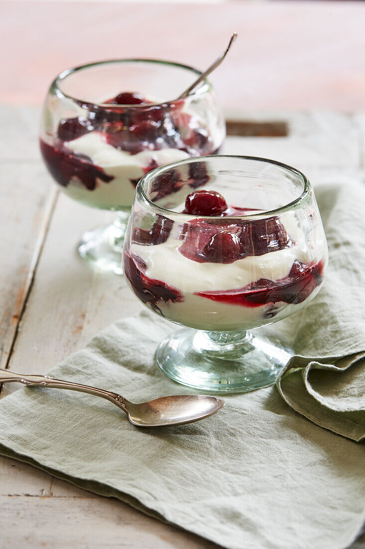 Vanilla ricotta cream with red wine cherries