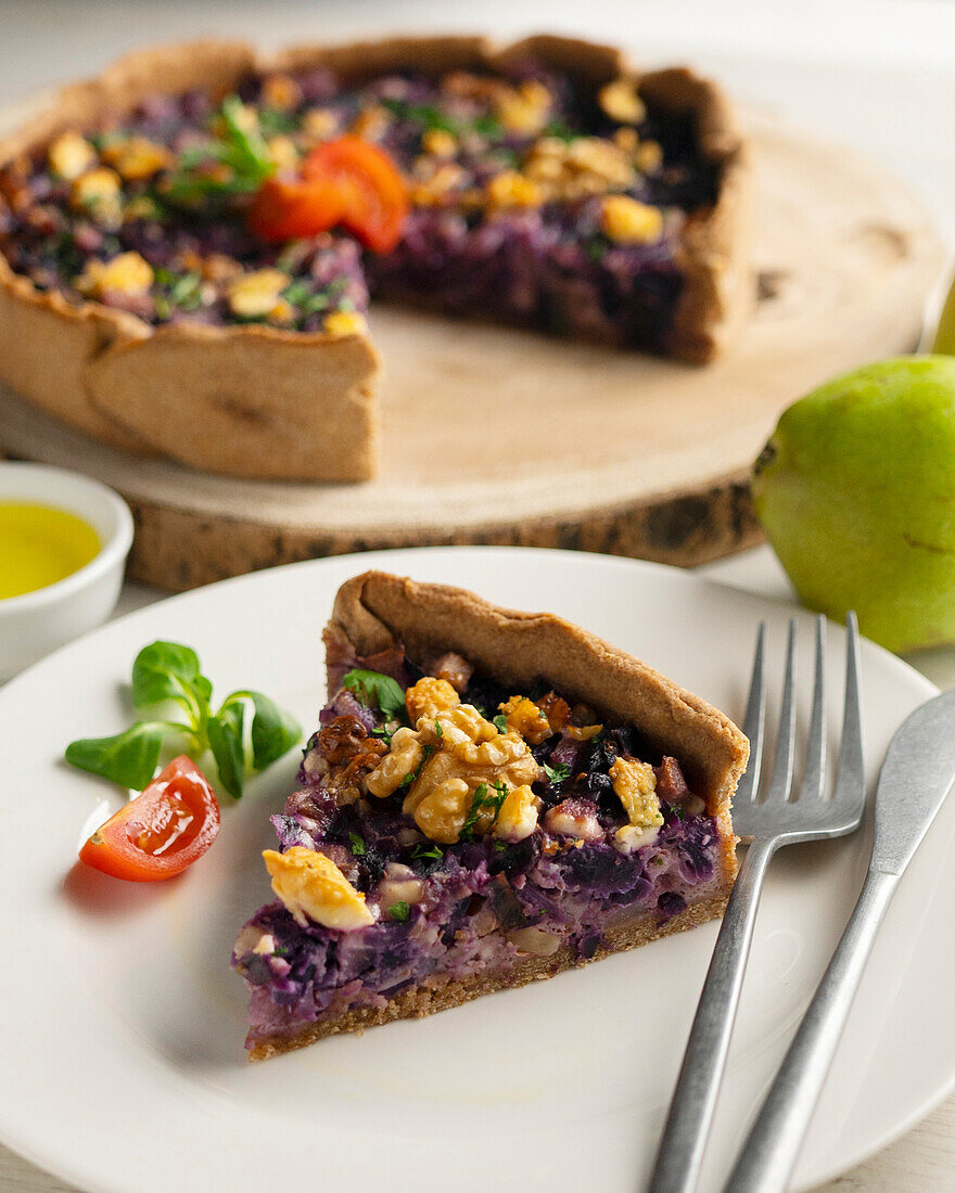 Red cabbage quiche with cheese and walnuts