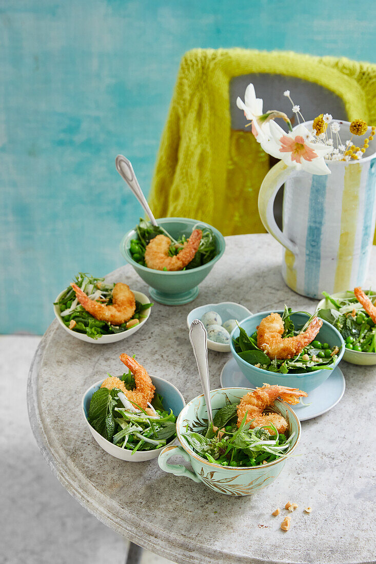 Erbsensalat Thai-Style mit Panko-Garnelen