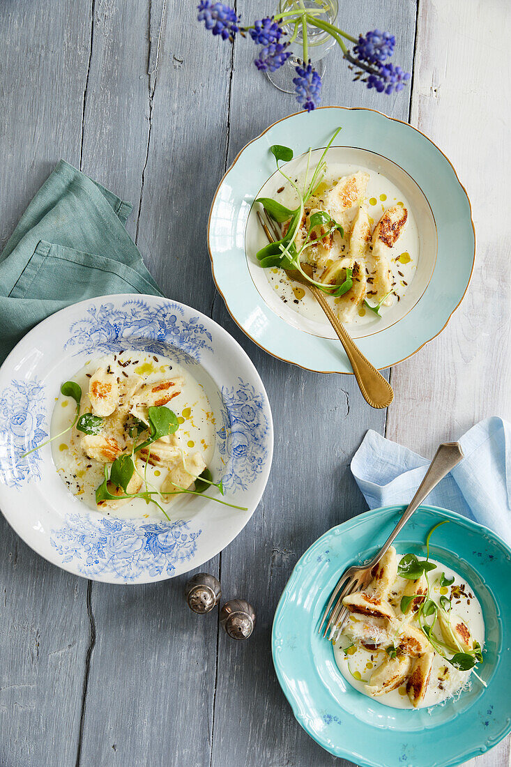 Ricotta-Gnocchi in Pecorino-Cremesauce