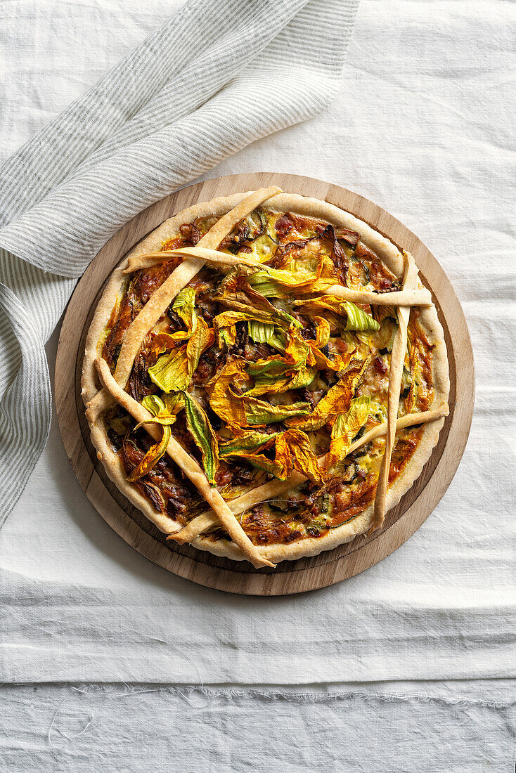 Zucchiniblüten-Quiche mit Pancetta