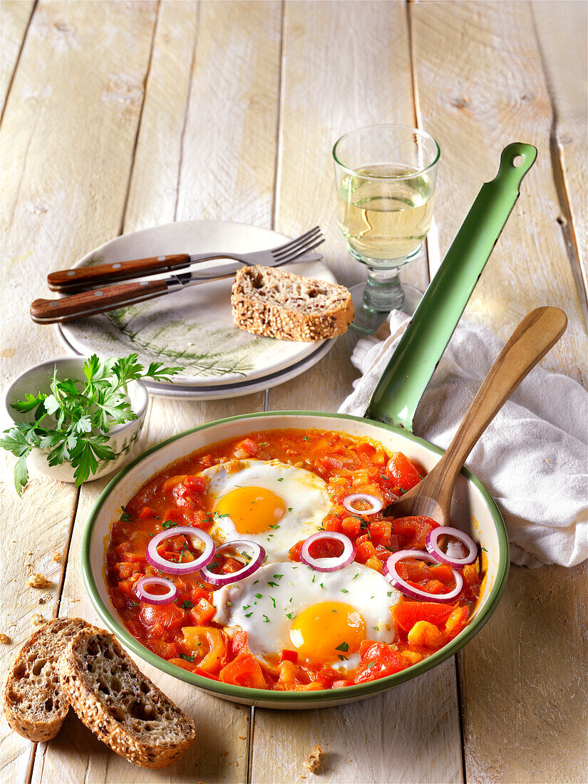  Egg and tomato pan, tomatoes, Mediterranean delicacies 