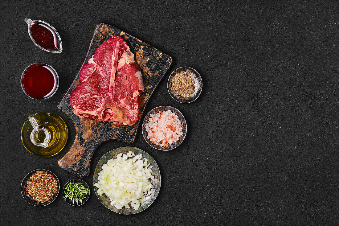 Ingredients for porterhouse steak with red wine sauce