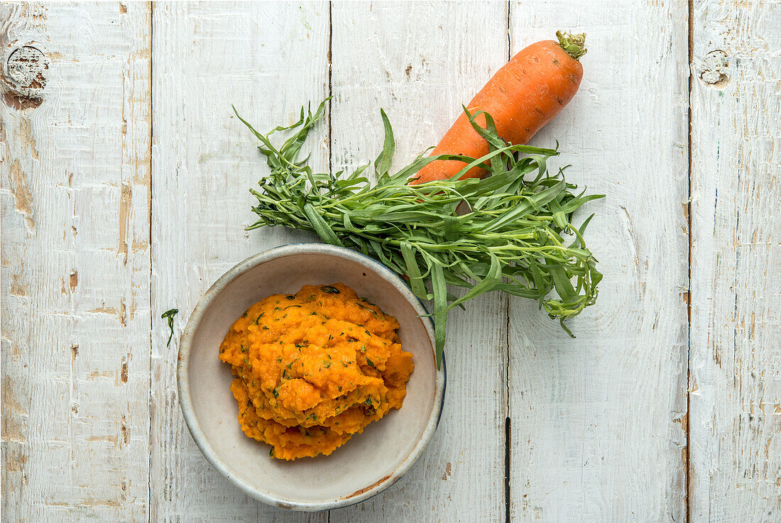 Mashed carrots with tarragon