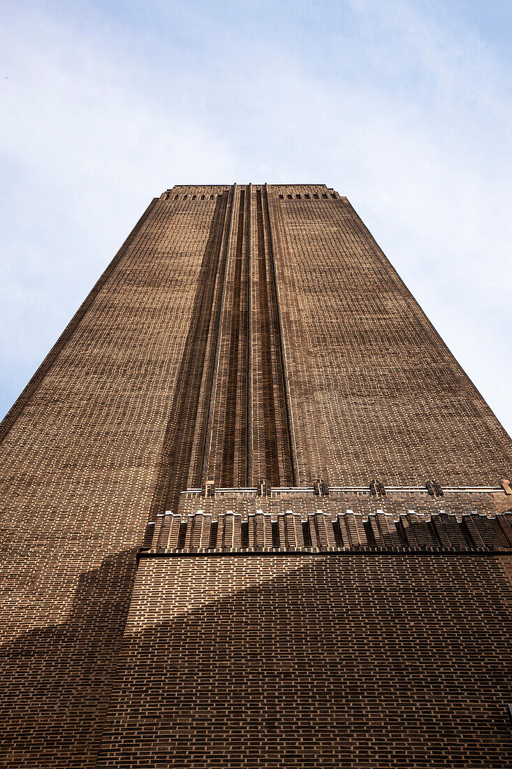 Low angle view of exterior Tate Modern Museum, Bankside, London, England, UK