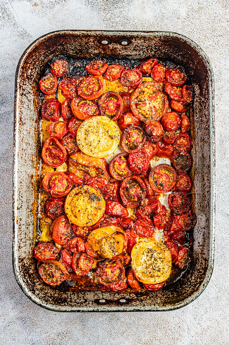 Langsam geröstete Tomaten mit getrocknetem Oregano