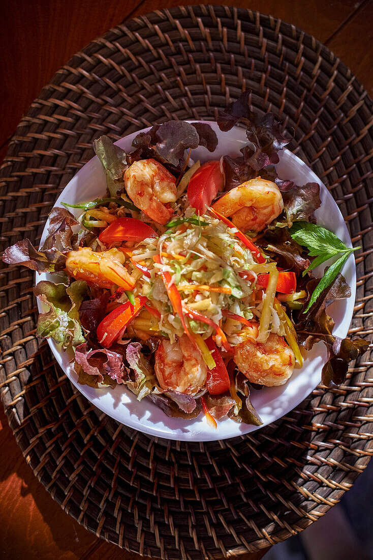 Lafayette salad with shrimp and vegetables