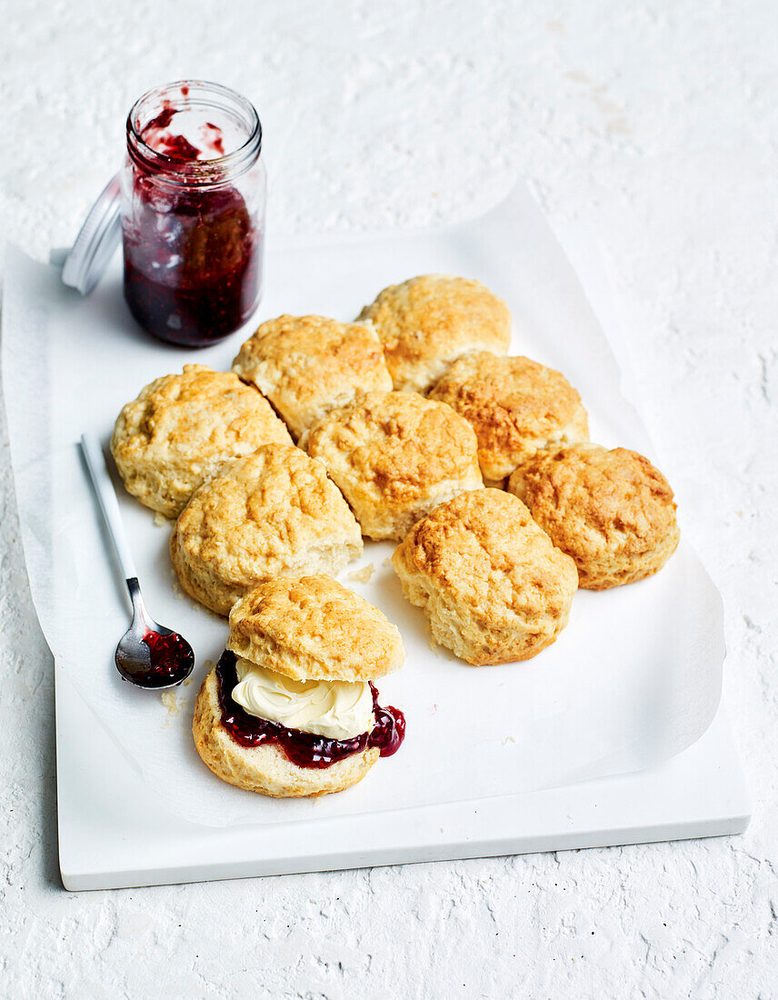 Lemon curd scones