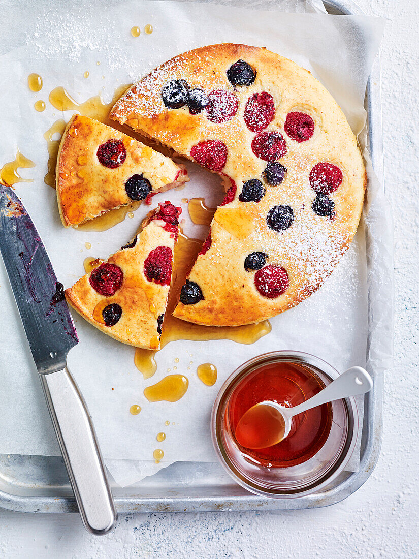 Baked pancake with berries