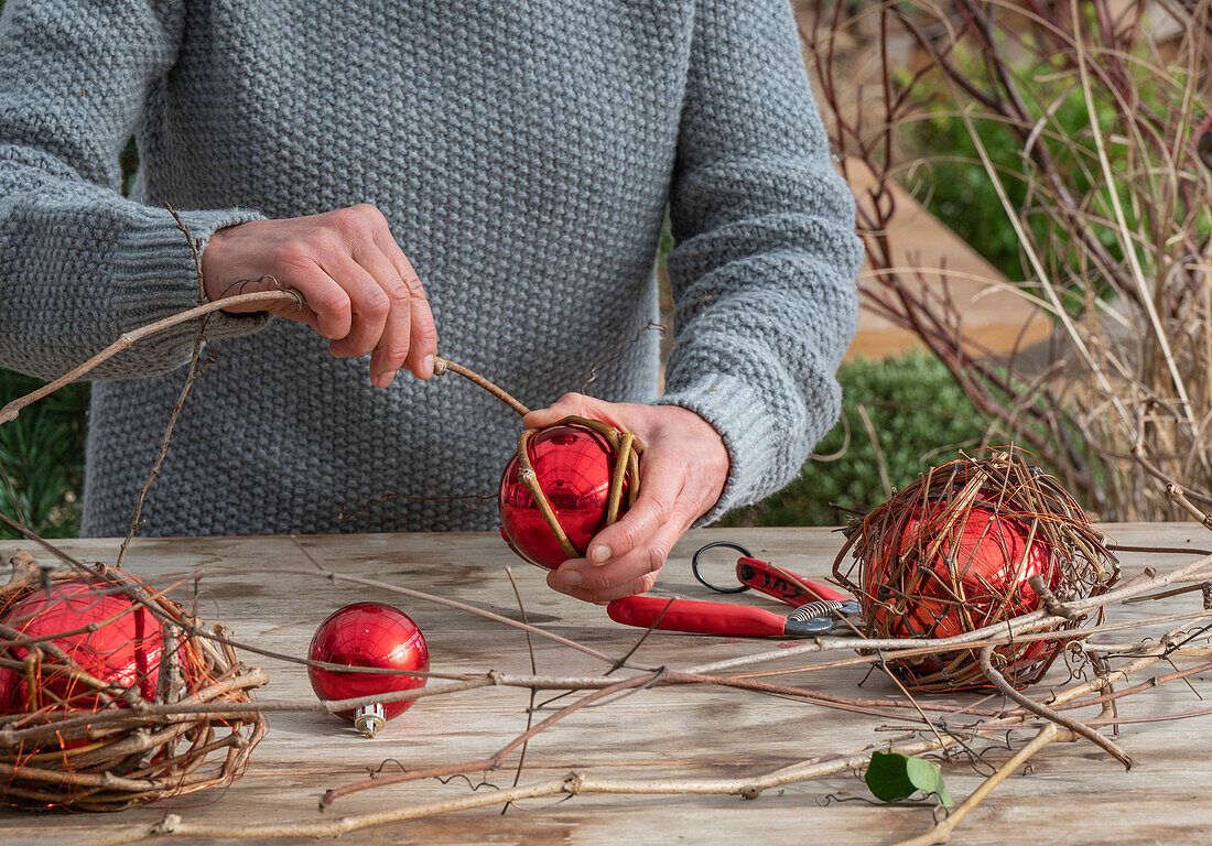 Wrap balls with vines