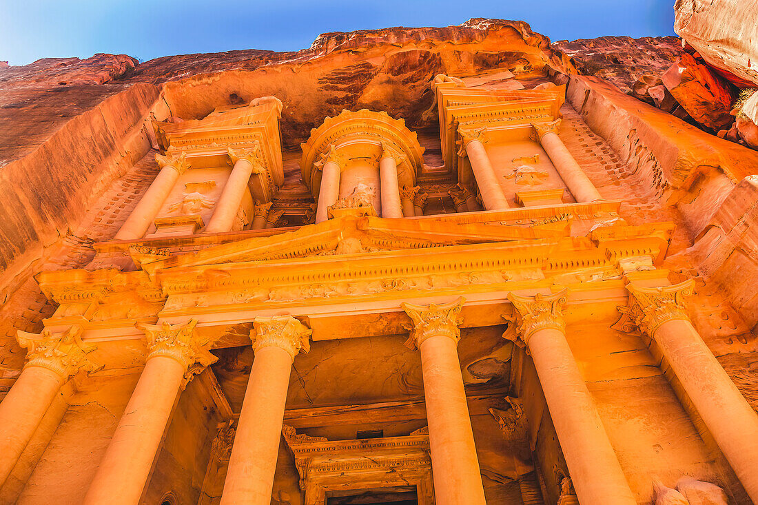 Schatzkammer, Petra, Jordanien. Von den Nabatäern im Jahr 100 v. Chr. erbaute Schatzkammer.