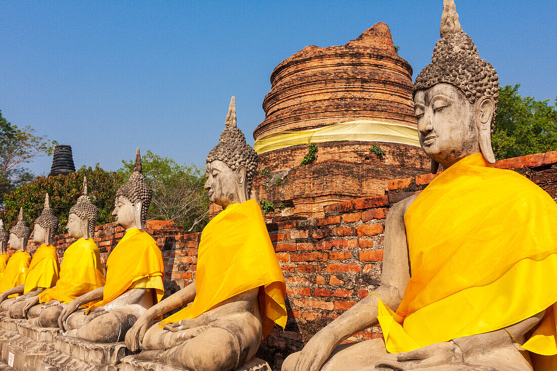 Thailand, Ayutthaya. Wat Phra Si Sanphet. Buddha-Statuen.