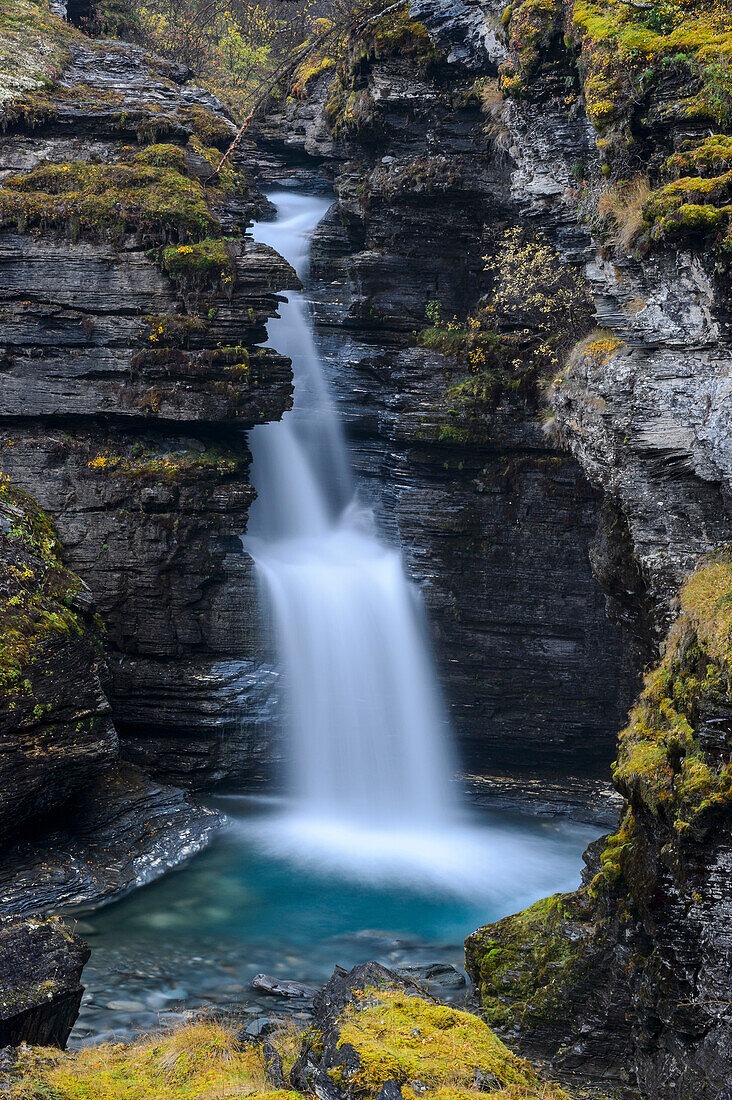 Schweden, Norrbotten, Abisko. Wasserfall bei Abisko.