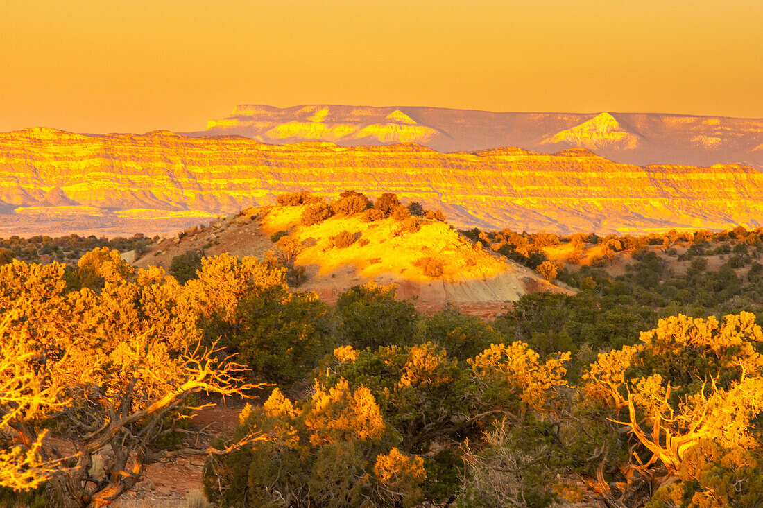 USA, Utah, Grand Staircase Escalante National Monument. Sunrise on cliff and valley.