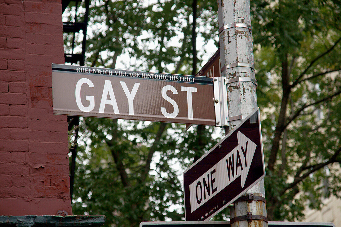 Schild für Gay Street