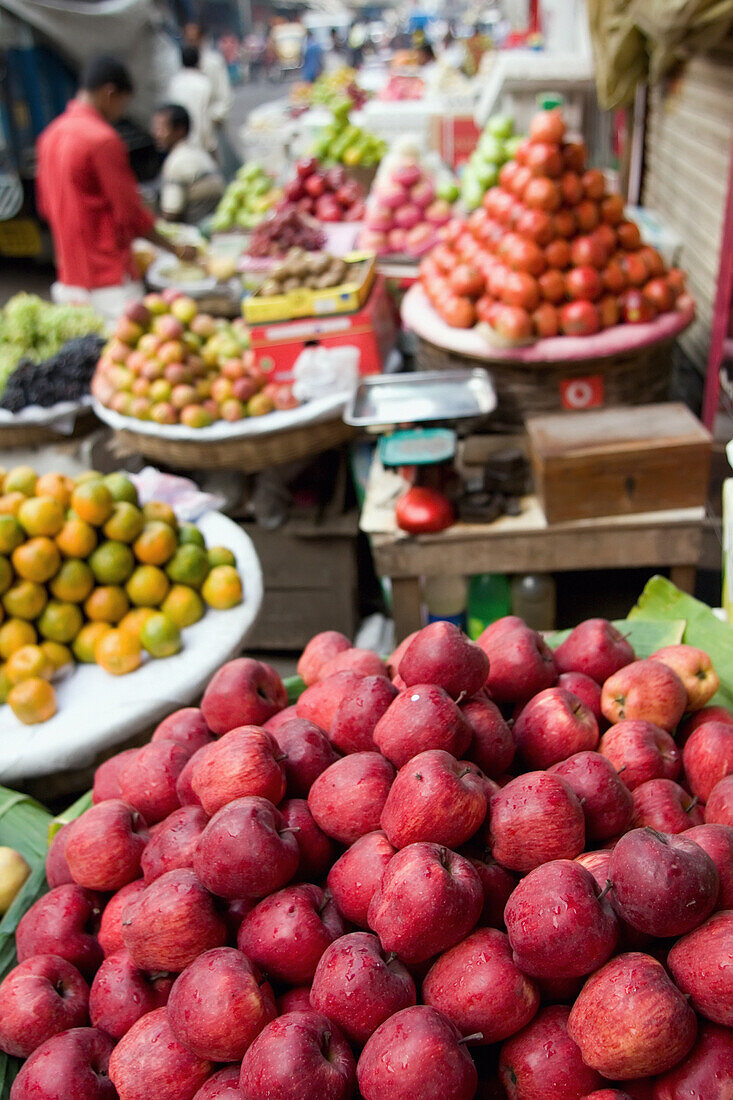 Obst auf dem New Market in der NÃ€he der Sudder Street; Kolkata, Bundesstaat Westbengalen, Indien