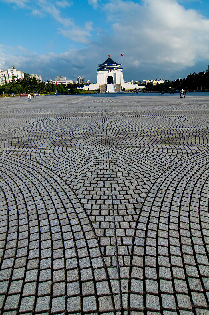 Bogen der Chiang Kai-Shek-Gedächtnishalle in Taipeh, Taiwan, Asien