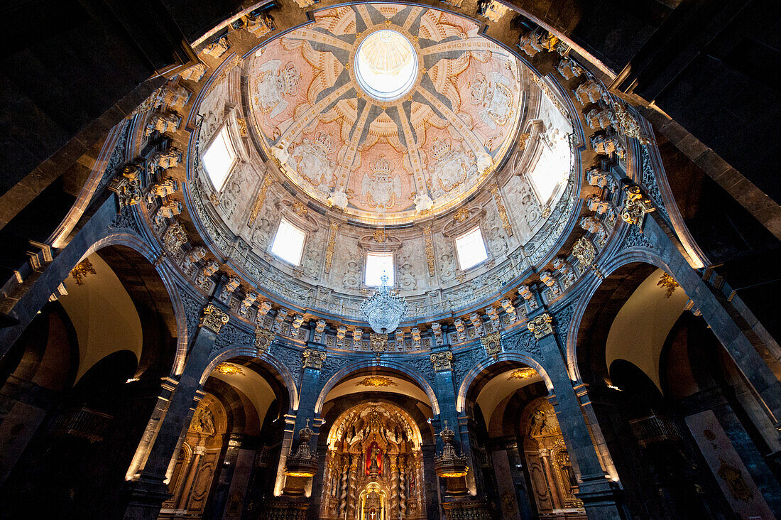 Das Innere der Wallfahrtskirche des Heiligen Ignatius von Loyola, Baskenland, Spanien