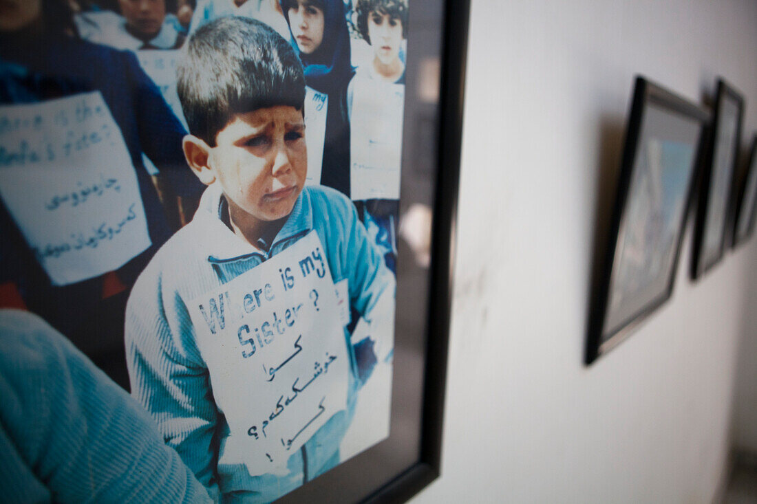 Bilderrahmen im Amna Suraka (Rote Sicherheit) Museum im Irak