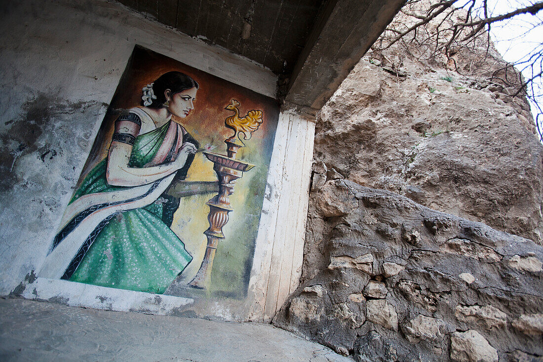 Wandmalerei im Dorf Lalish, Begräbnisstätte der Hauptfigur des jesidischen Glaubens in Irakisch-Kurdistan, Irak
