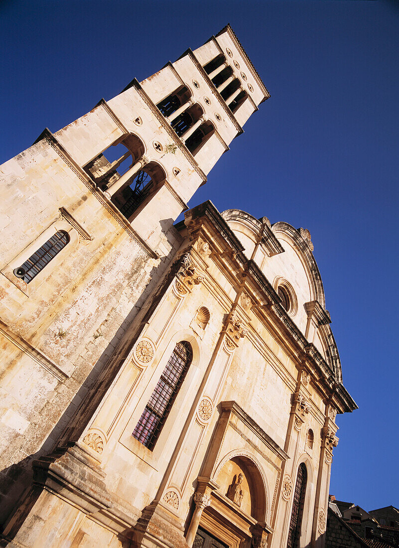 Die St. Stephans Kathedrale auf dem Hauptplatz der Stadt Hvar, Hvar, Kroatien.