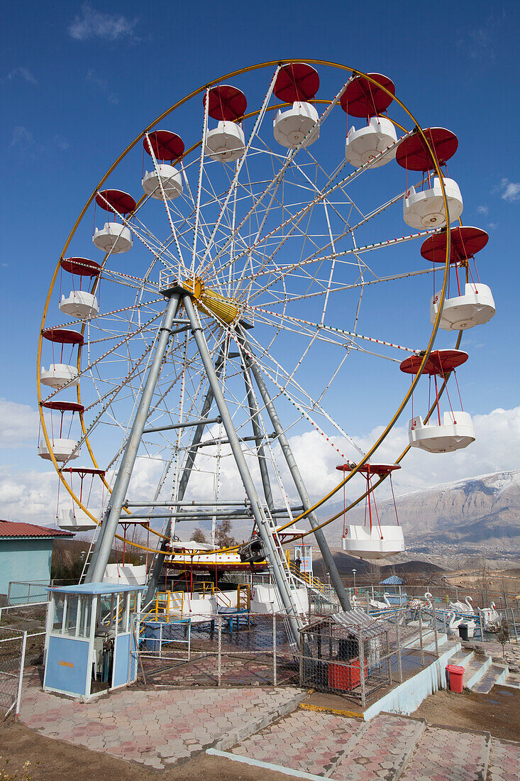 Riesenrad im Pank Resort gleich außerhalb der Stadt Rawanduz, Irakisch-Kurdistan, Irak