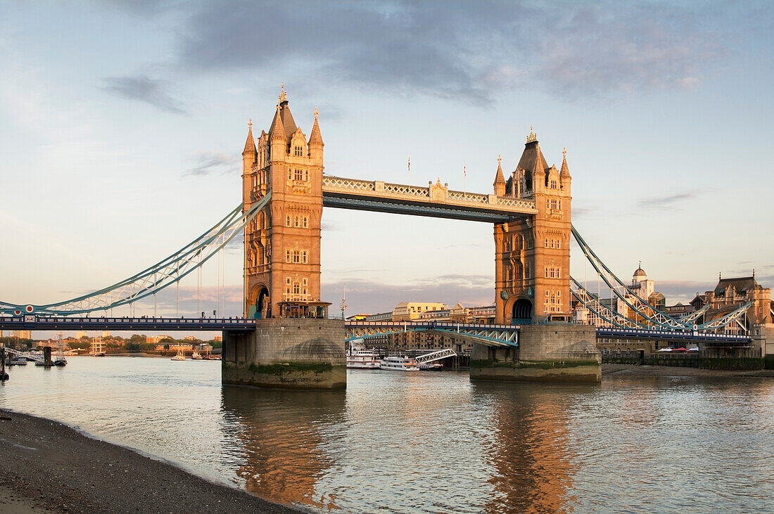 United Kingdom, View of Tower Bridge over Thames; London