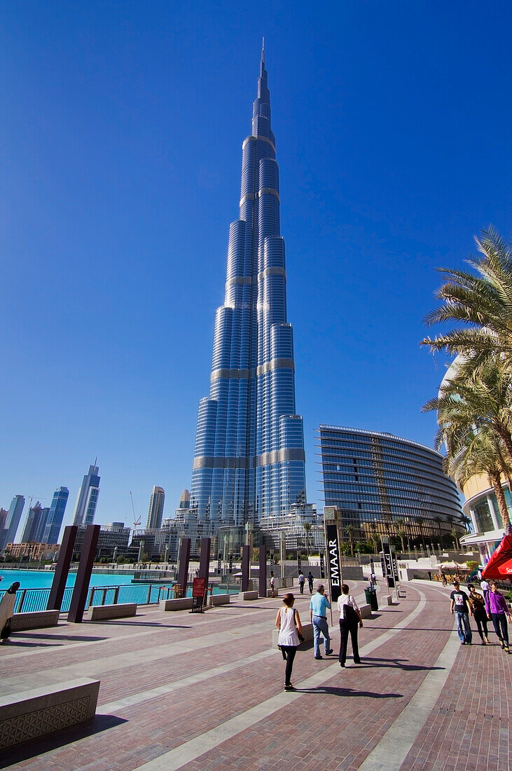 United Arab Emirates, Dubai; Dubai, View of Burj Khalifa hotel