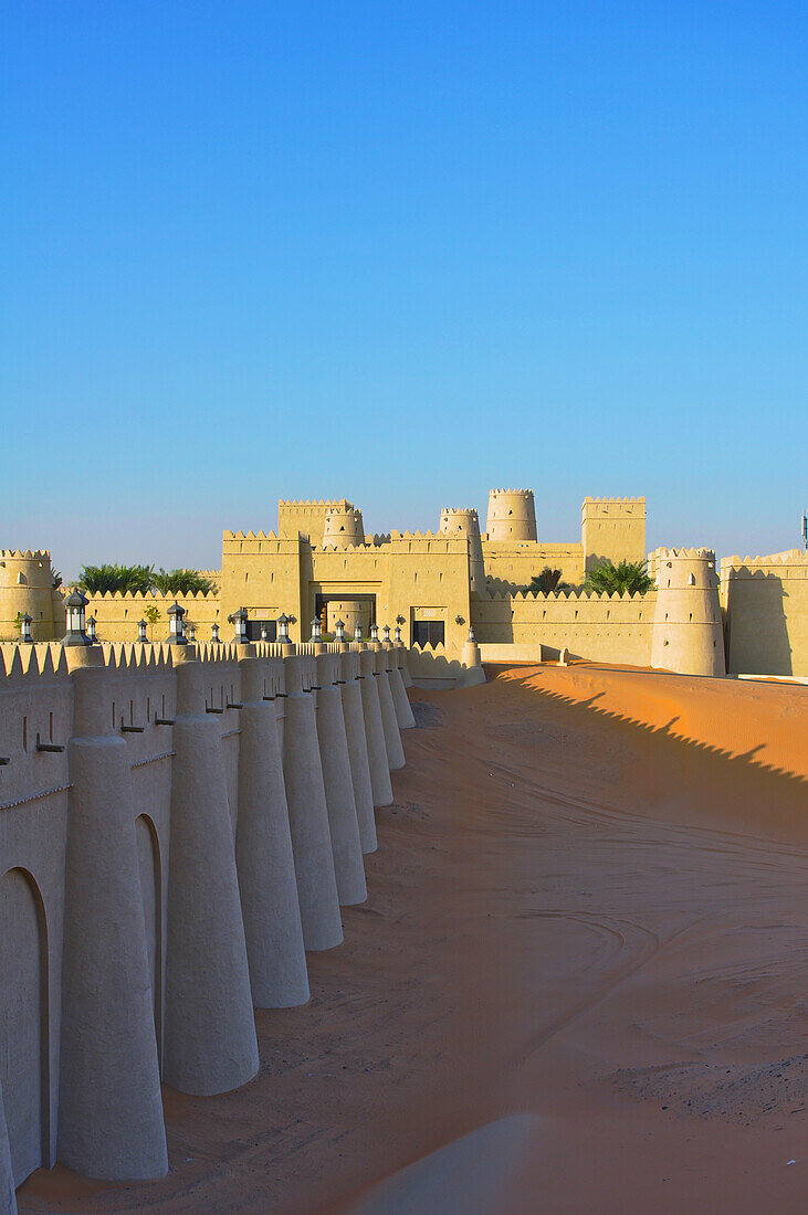 United Arab Emirates, Abu Dahbi, Liwa desert, Qasr al Sarab hotel entrance bridge