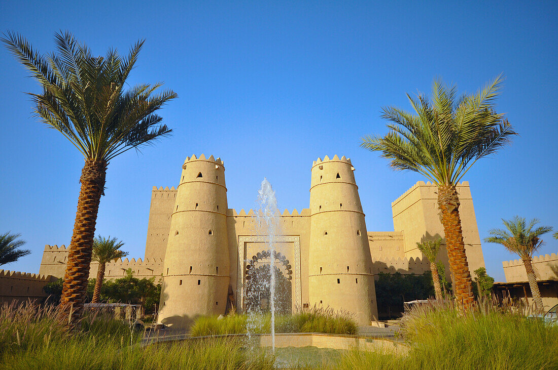 Vereinigte Arabische Emirate, Abu Dahbi, Liwa-Wüste, Qasr al Sarab-Hotelbrunnen