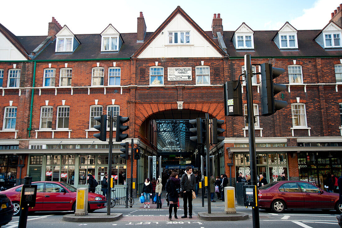 Alte Fassade des Spitalfields Market in East London, London, UK