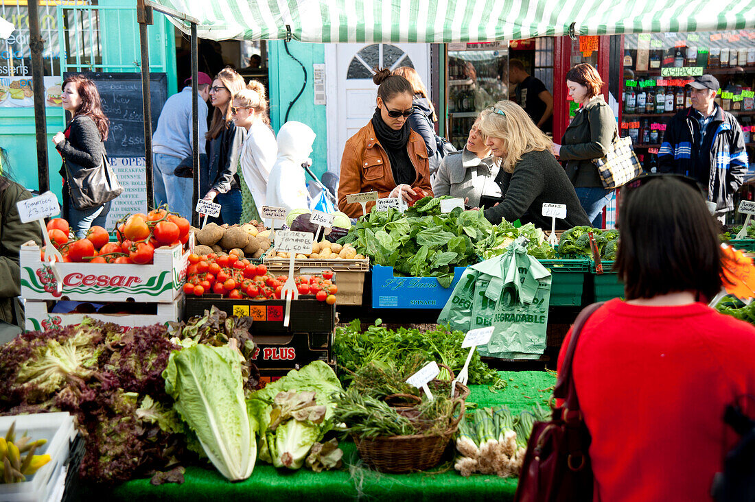 Fruits And Vegetables Stall In Broadway Market In Shoreditch, East London, London, Uk