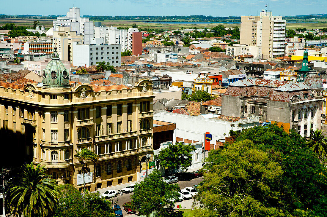 Blick auf das Grand Hotel und andere Gebäude in Pelotas, Rio Grande Do Sul, Brasilien