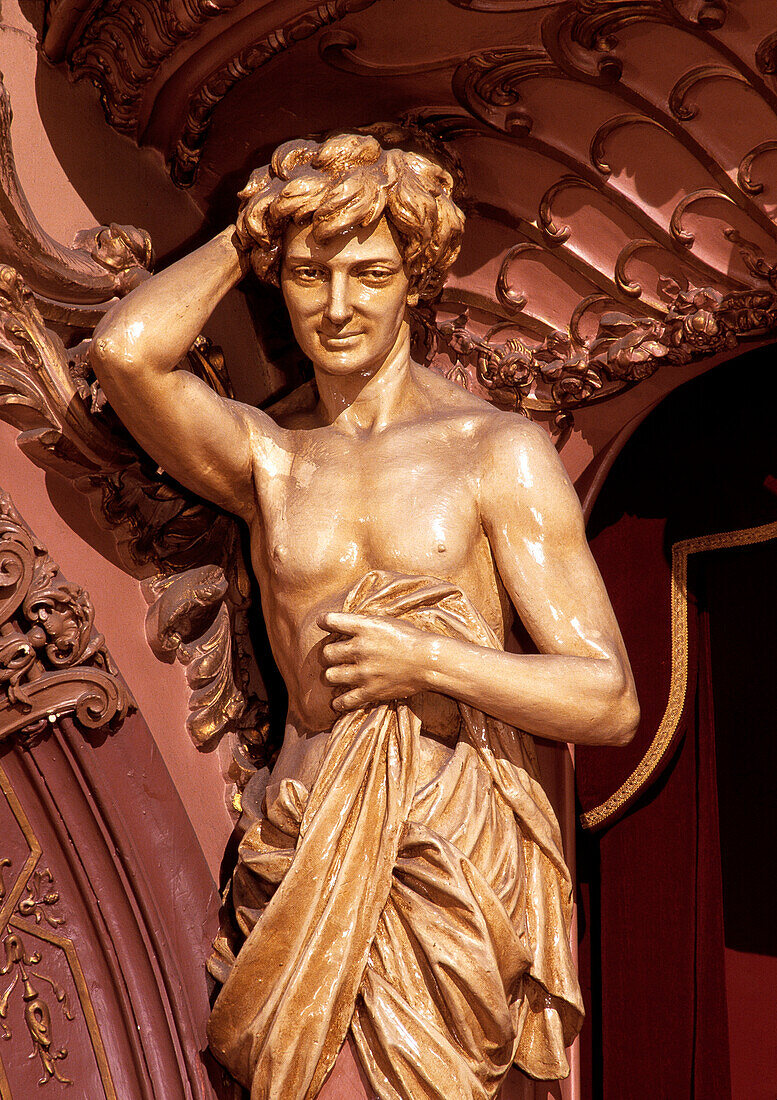 Apollo Theater. Figur im Zuschauerraum. London.