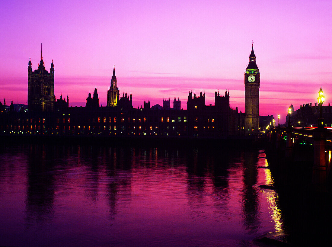 Uk London, Haus des Parlaments mit Sonnenuntergang dahinter