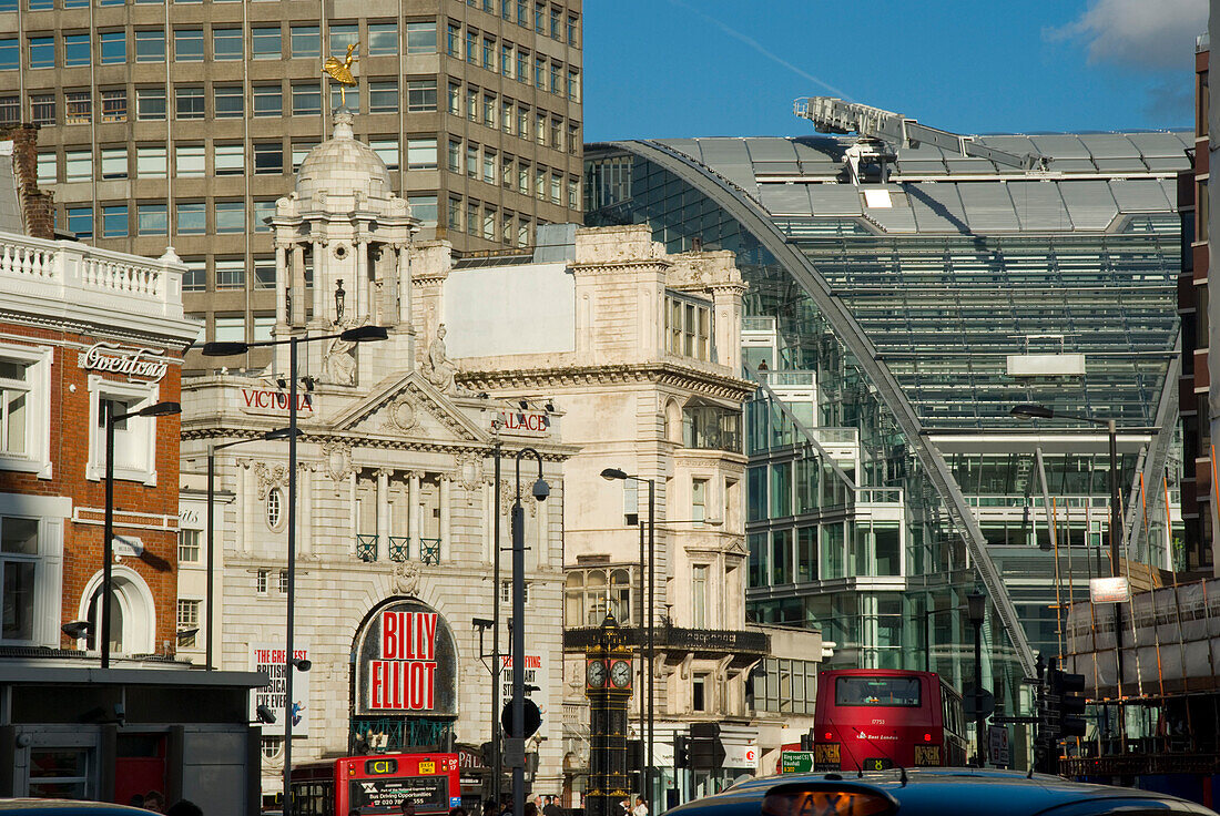 Großbritannien, England, London, Victoria, Victoria Palace Theatre, Little Ben Clock Tower