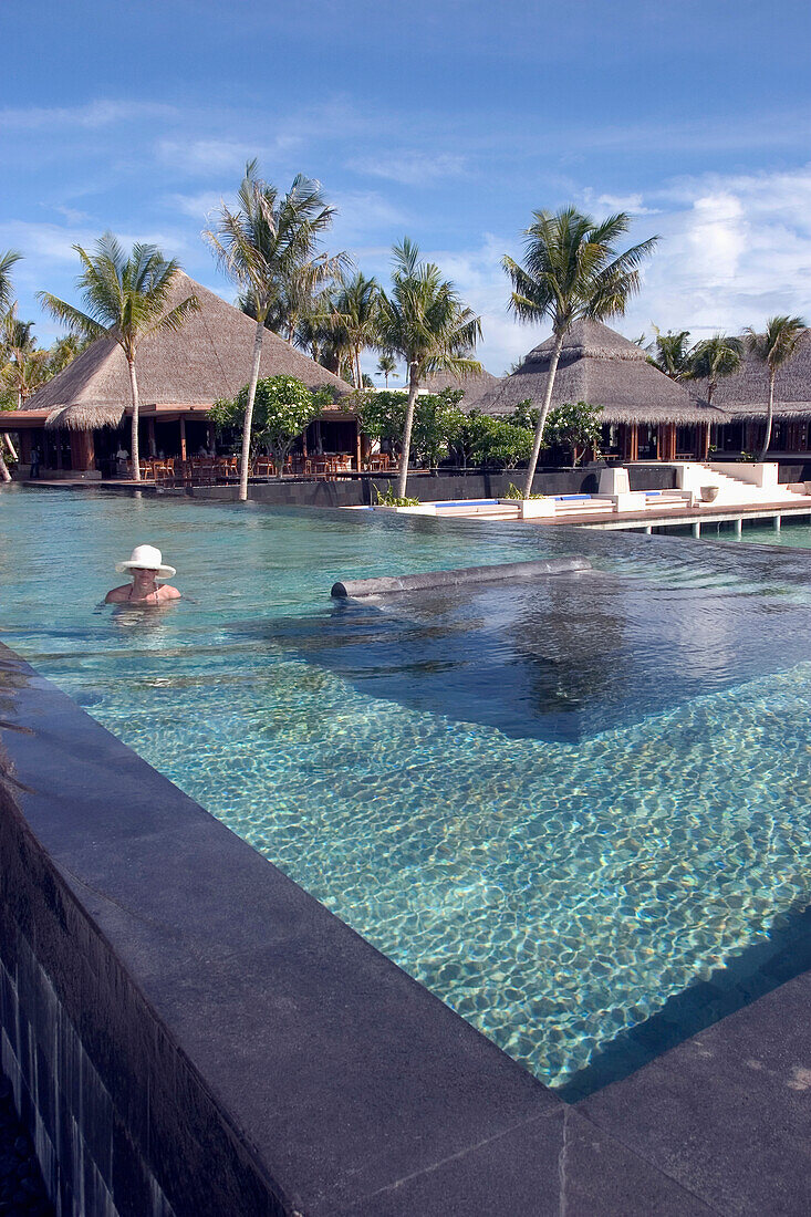 One & More Reethi Rah Resort Malediven