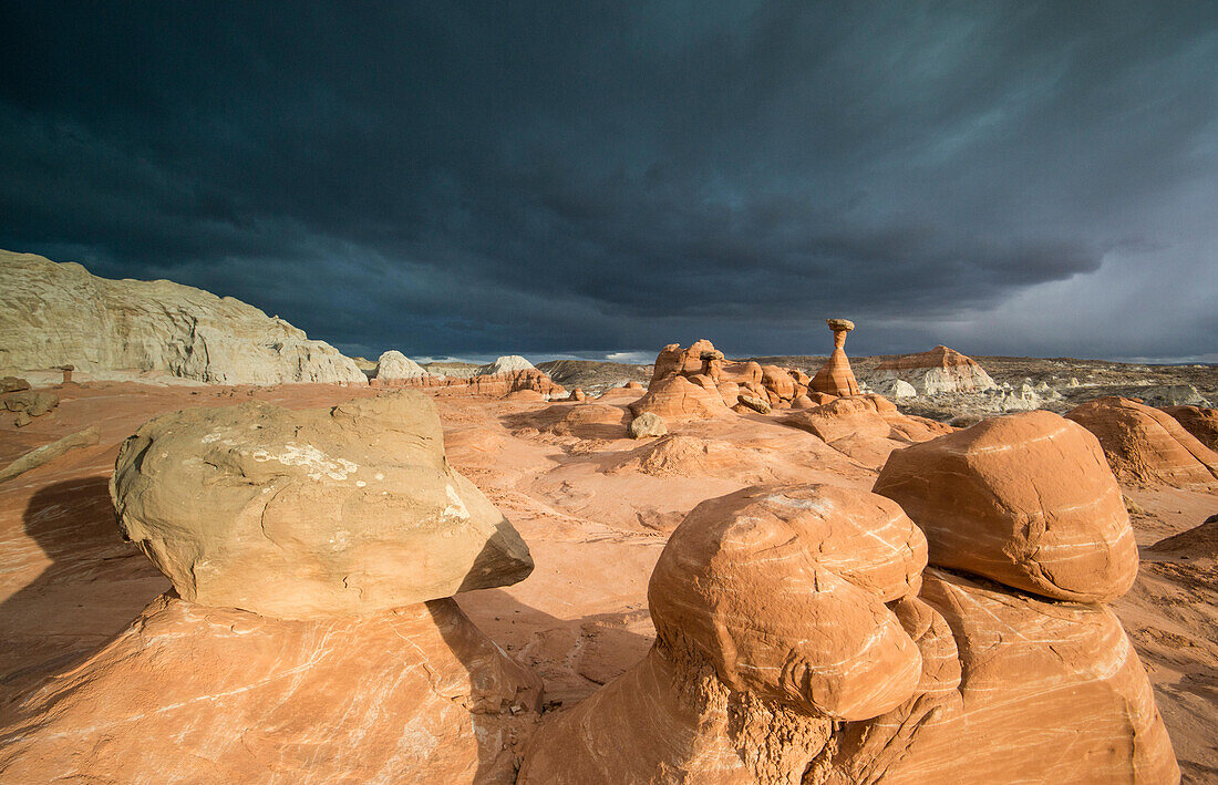 Fliegenpilz-Hoodoos im Grand Staircase-Escalante National Monument in Utah.