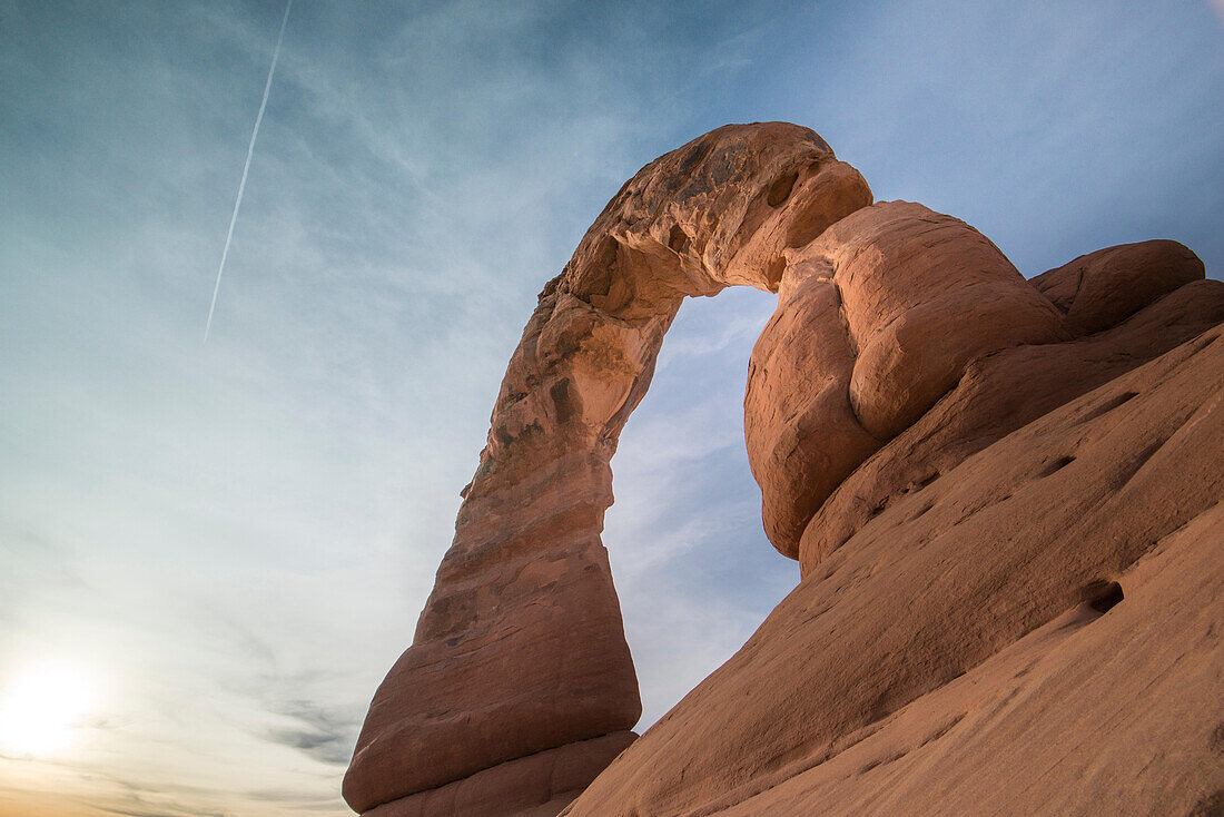 Sonnenuntergang am Delicate Arch, im Arches National Park, Utah.