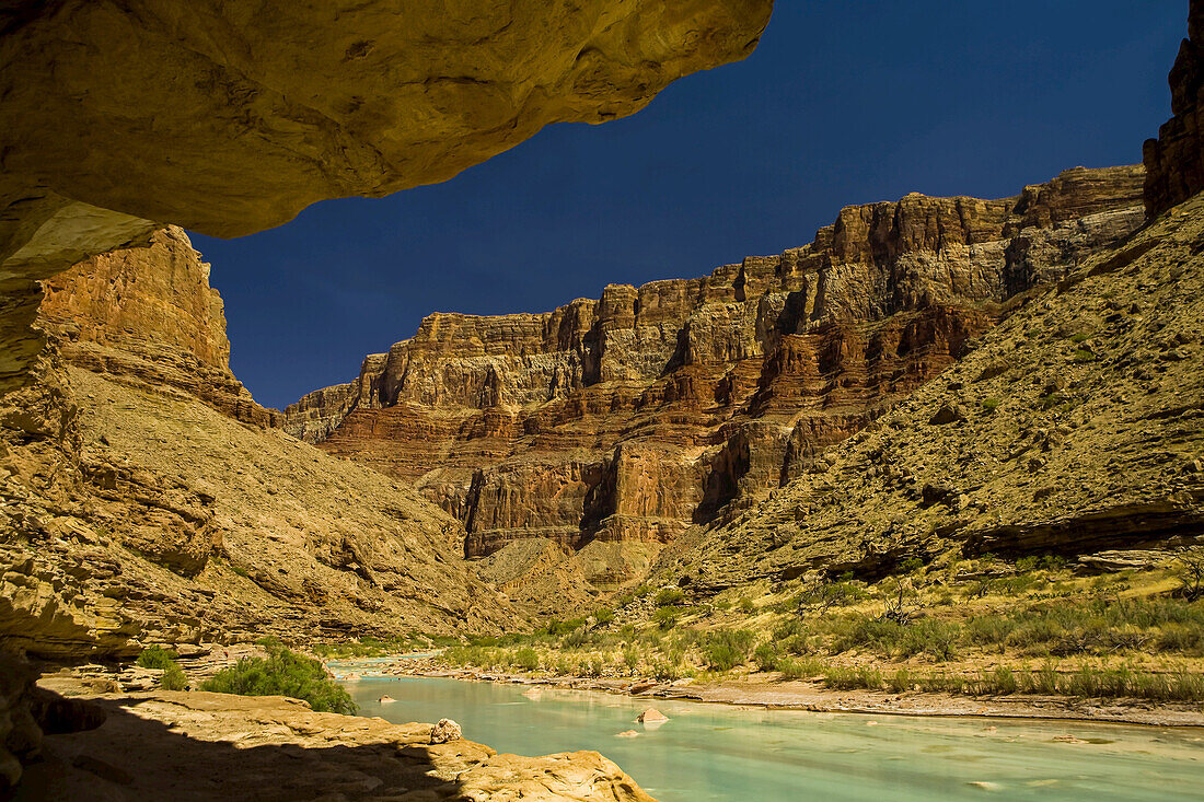 Türkisfarbenes Wasser im Little Colorado River.