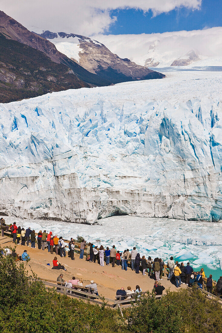 Tourists watching the Perito Moreno Glacier, Los Glaciares National Park, near El Calafate; Patagonia, Argentina