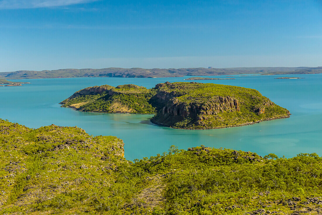 Eine Luftaufnahme von Inseln im Hunter River in der Kimberley-Region im Nordwesten Australiens.