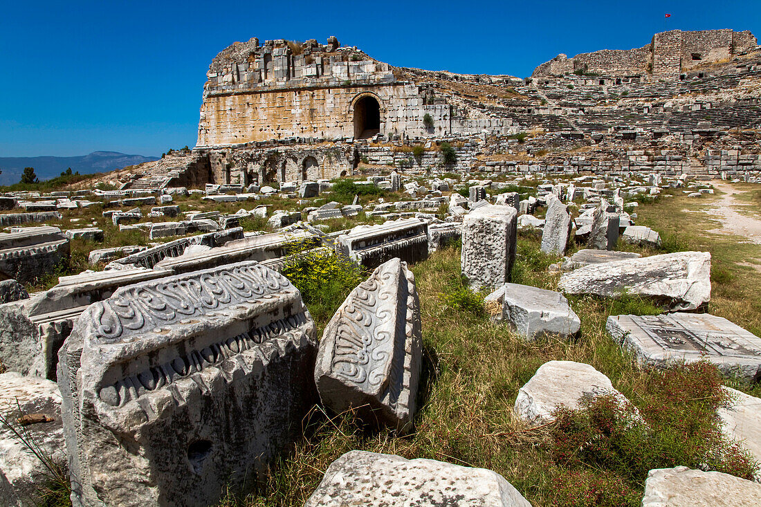 Das Theater in den Ruinen von Milet, in der Nähe von Kusadasi, Türkei; Die Ruinen von Milet, in der Nähe von Kusadasi, nahe der Ägäisküste, in Westanatolien, Türkei.