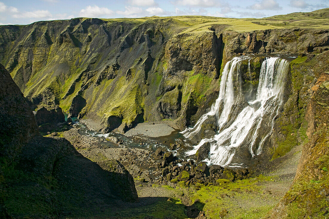 Fagrifoss Wasserfall, entlang der Straße nach Lakagigar, Island; Fagrifoss Wasserfall, in der Nähe von Lakagigar, Island.