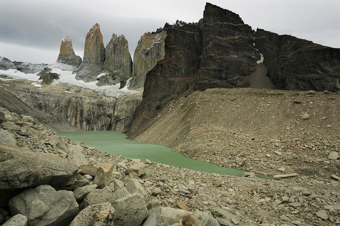 Die Türme, Torres del Paine National Park, Patagonien, Chile; Torres del Paine National Park, Patagonien, Chile.