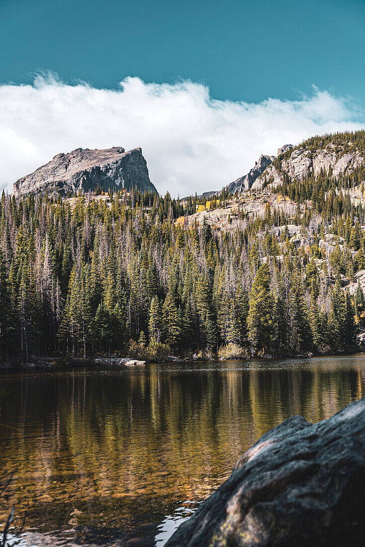 Schöner Grand Lake in den Rocky Mountains des Rocky Mountain National Park in Colorado, USA; Colorado, Vereinigte Staaten von Amerika