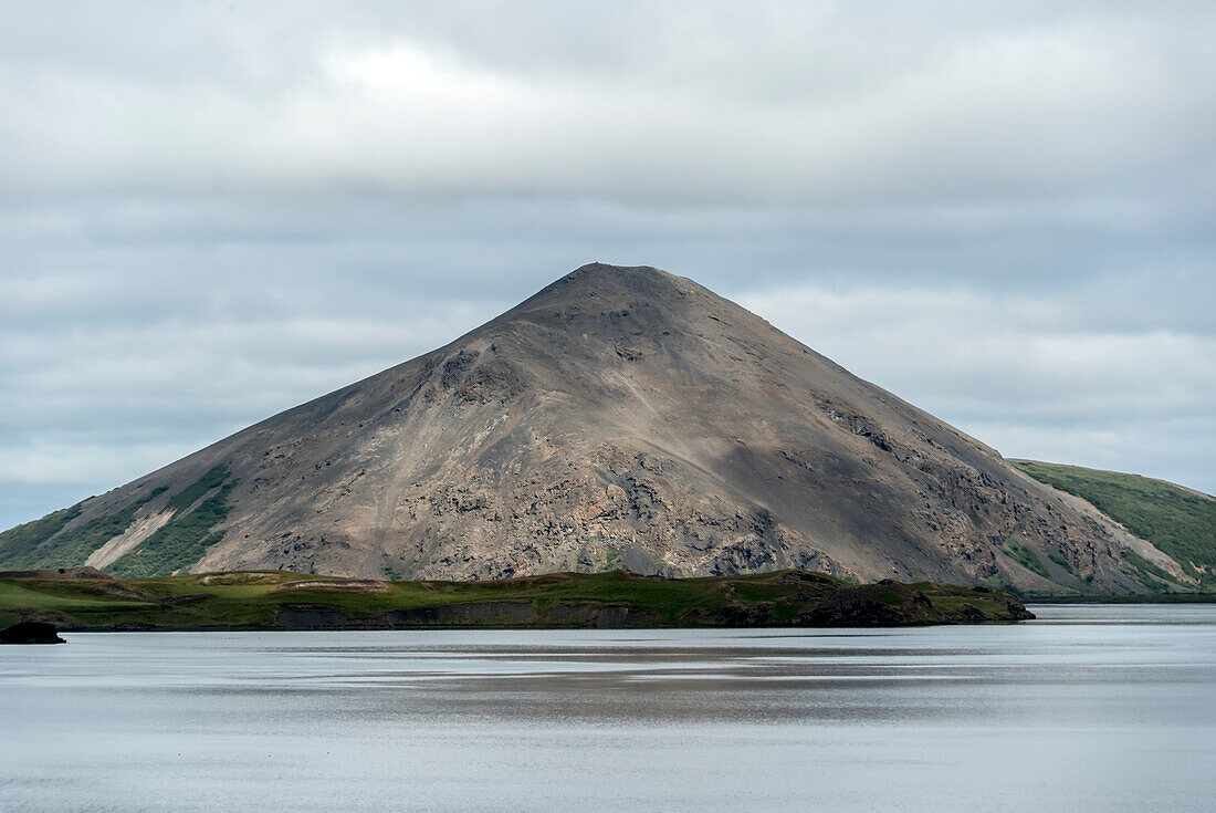 Das Gebiet um den Myvatn-See, eine der geologisch aktivsten Regionen in Island; Myvatn-See, Nordisland, Island