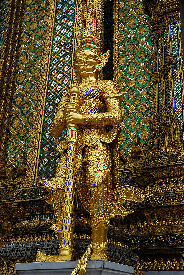 A statue guards the Phra Mondop library of the Grand Palace.; Phra Mondop Library, The Grand Palace, Bangkok, Thailand.
