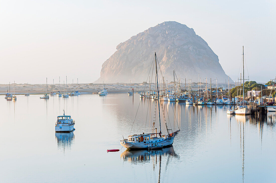 Hafenszene im Morro Bay State Park, Kalifornien, USA; Kalifornien, Vereinigte Staaten von Amerika